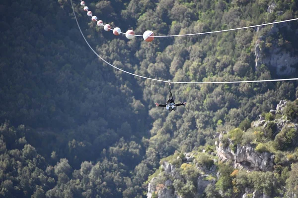 Volo sulla zip-line di Trentinara