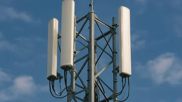 Immagine per Antenna 5G a fuoco in collina ad Agropoli: forse un corto circuito