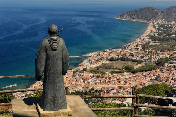 Il Castello dell'Abate nel borgo medievale di Castellabate