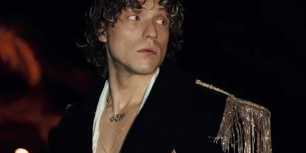 Immagine per Irama tra Elena Rose e Mew: gli indizi social del gossip